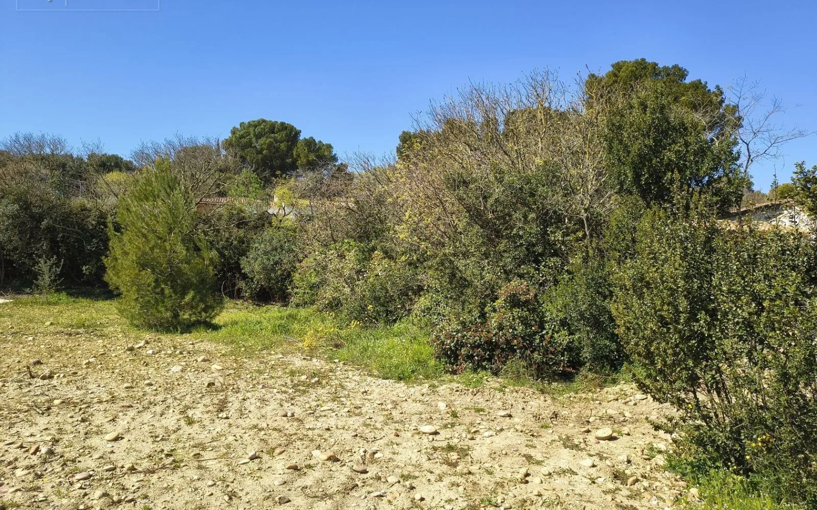 Terrain à bâtir de 675 m² à CHATEAUNEUF-DE-GADAGNE (84) à Châteauneuf-de-Gadagne — photo 2