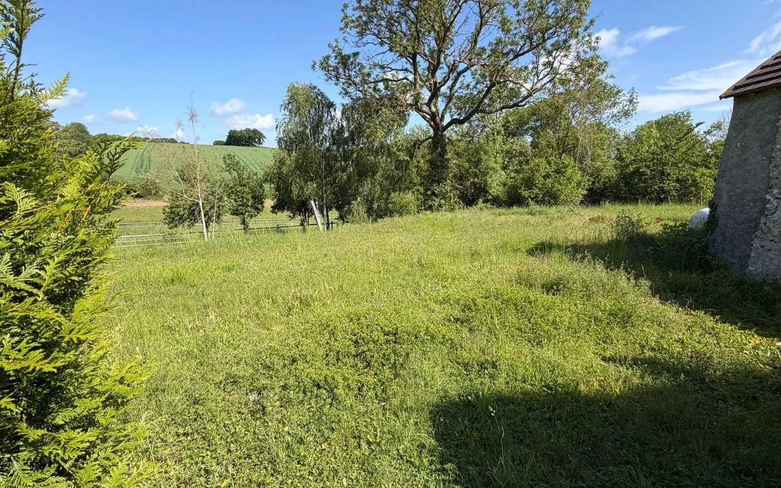 Terrain à bâtir de 700 m² à MENERVILLE (78) à Ménerville — photo 1
