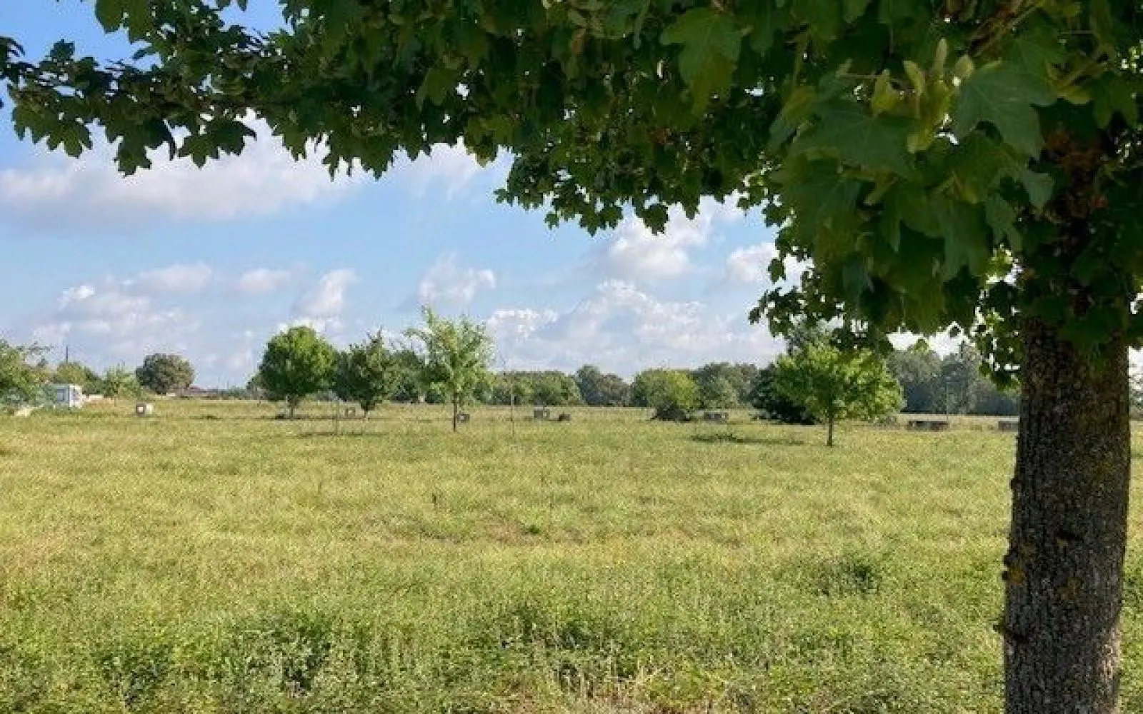 Terrain à bâtir de 434 m² à AIRE-SUR-L'ADOUR (40) à Aire-sur-l'Adour — photo 1
