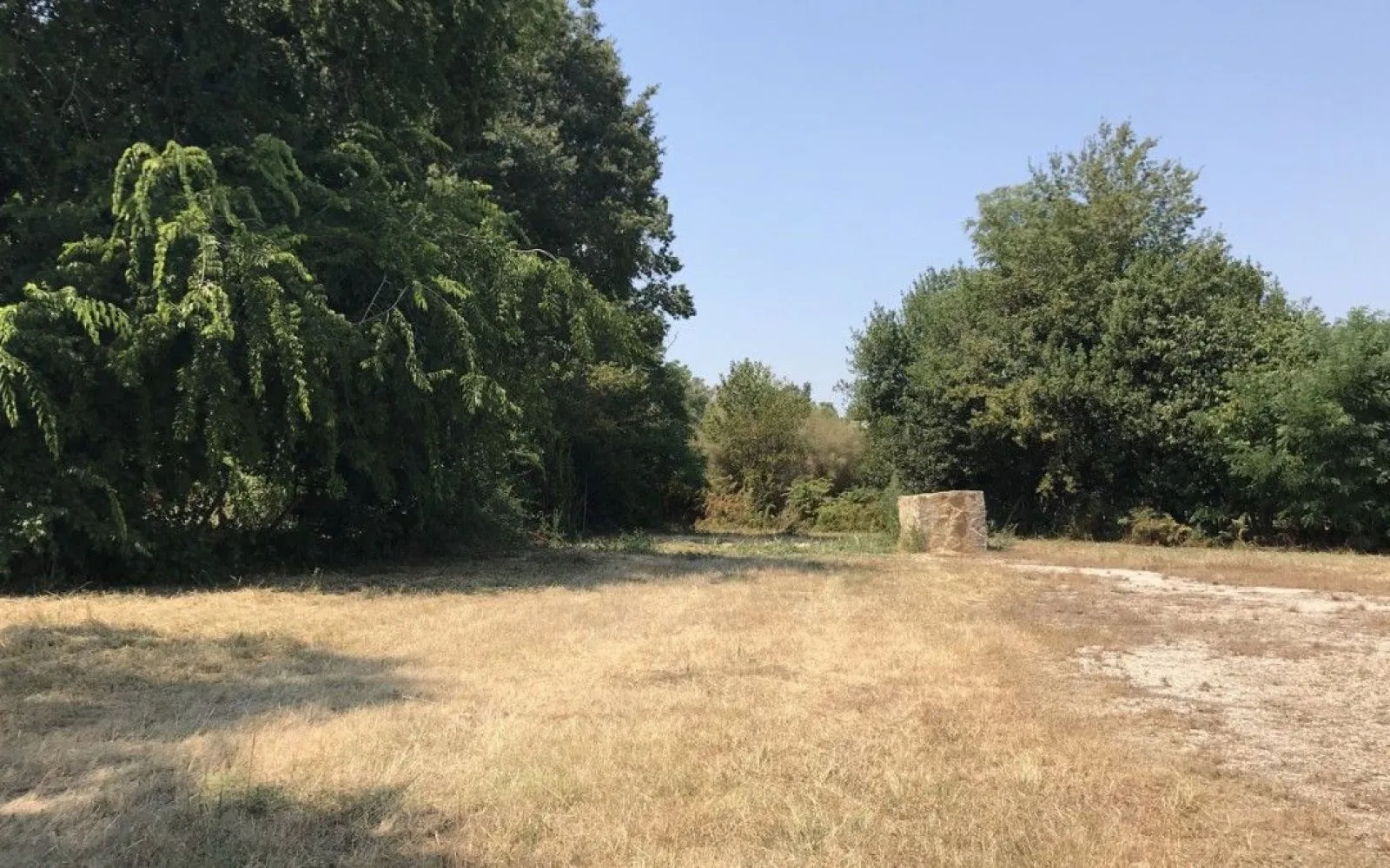 Terrain à bâtir de 760 m² à ROAILLAN (33) à Roaillan — photo 1