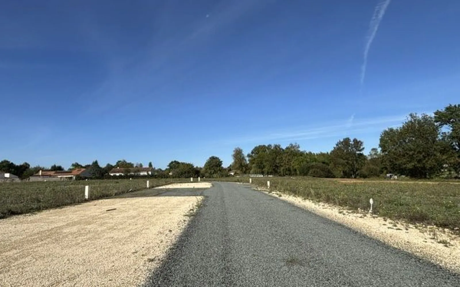 Terrain à bâtir de 397 m² à GEMOZAC (17) à Gémozac — photo 3