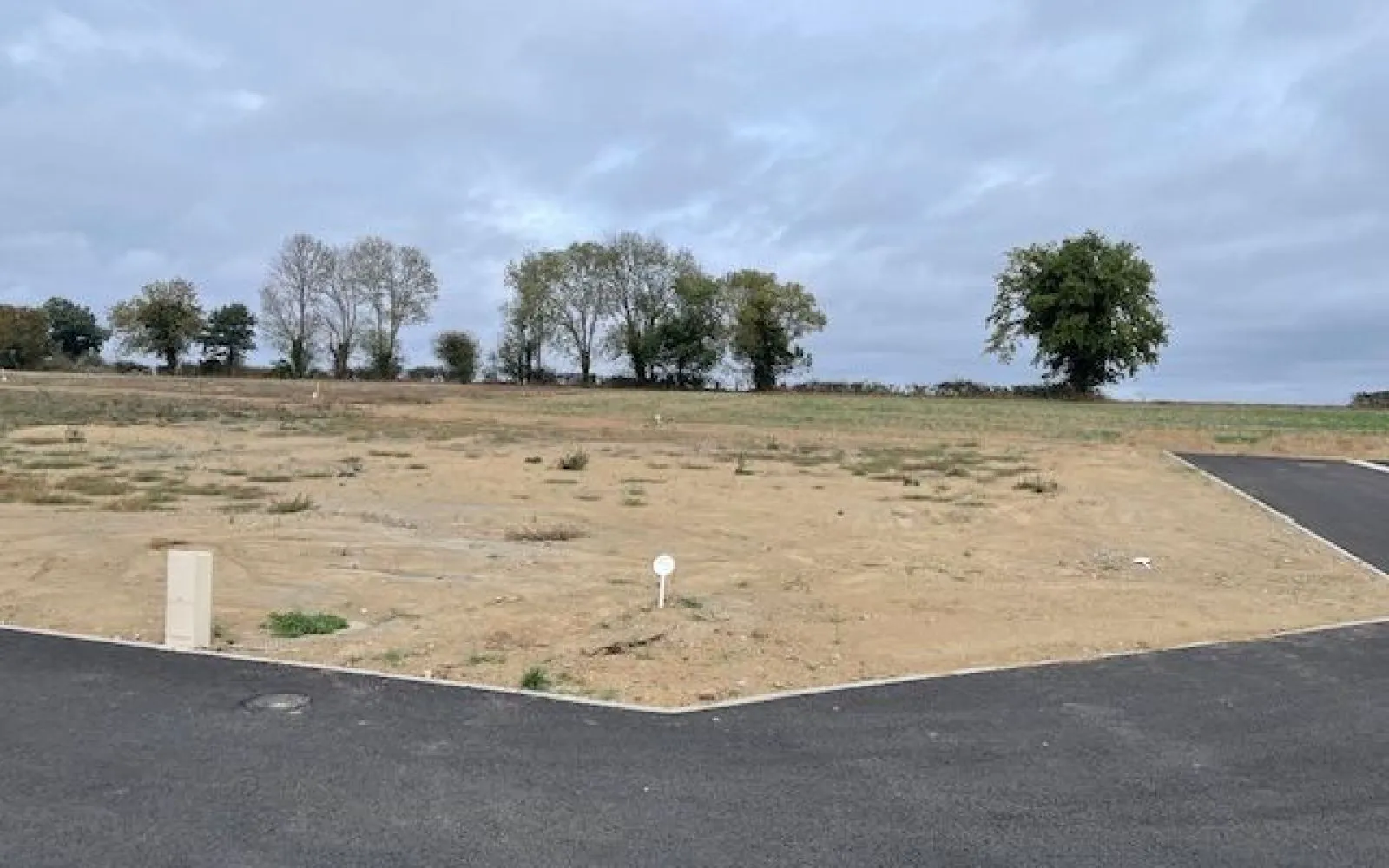 Terrain de 418 m² à CHANTELOUP à Chanteloup — photo 1