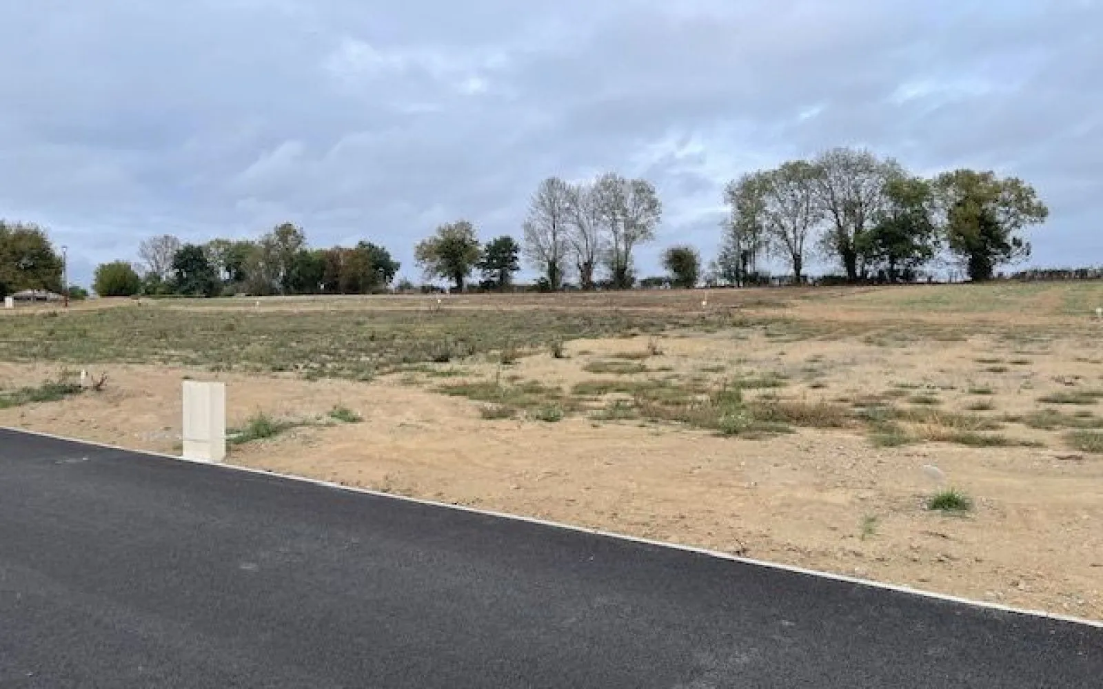 Terrain de 389 m² à CHANTELOUP à Chanteloup — photo 1