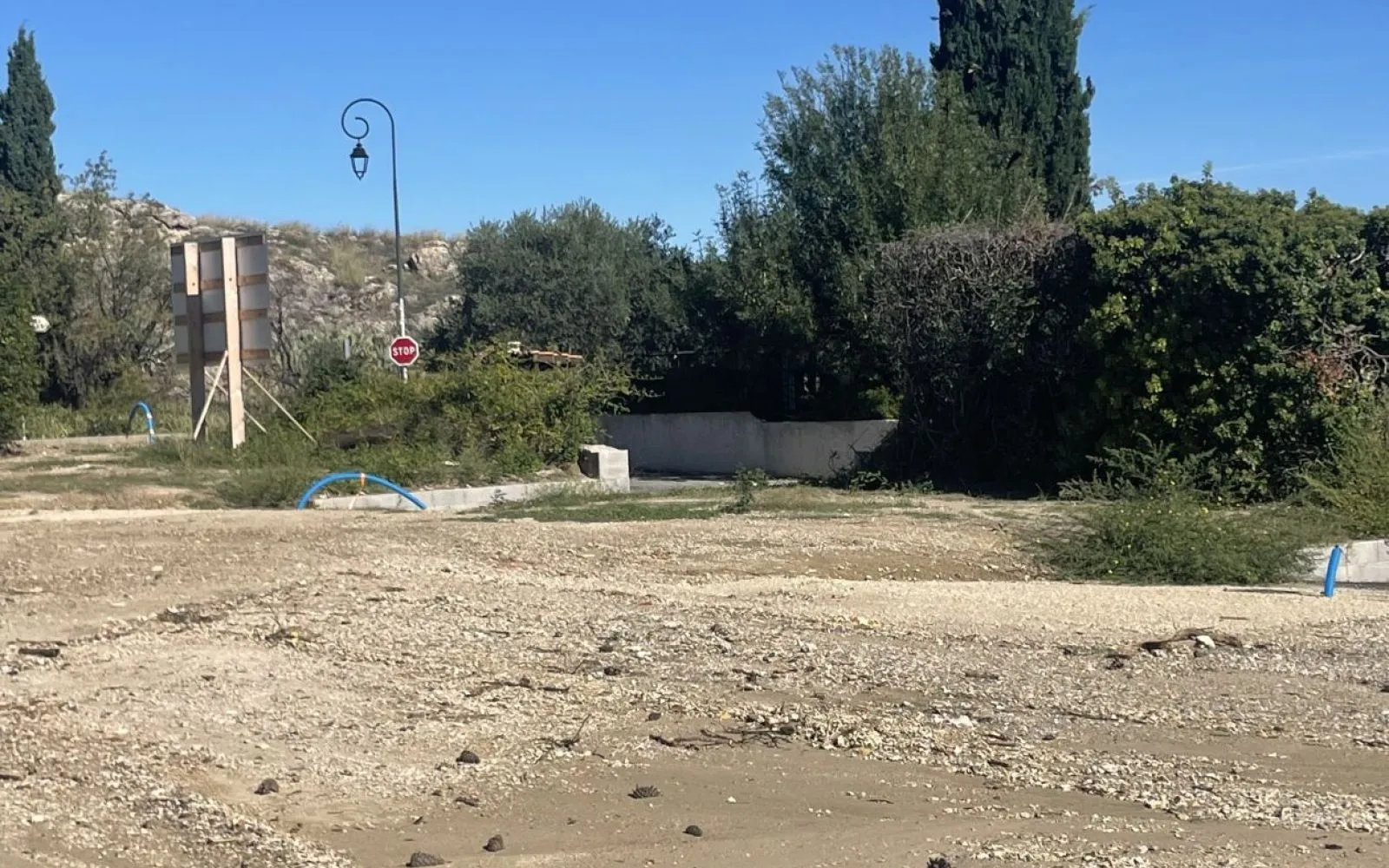 Terrain à bâtir de 420 m² à ALLEINS (13) à Alleins — photo 1