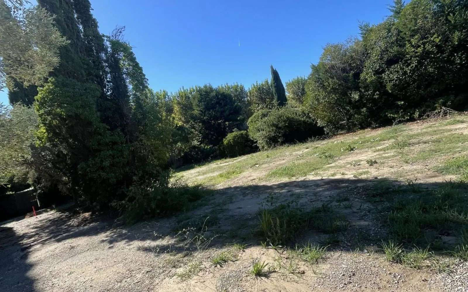 Terrain à bâtir de 420 m² à ALLEINS (13) à Alleins — photo 2
