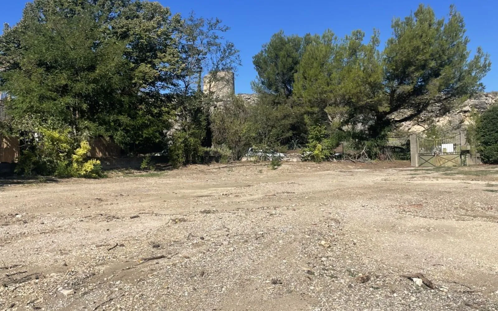 Terrain à bâtir de 420 m² à ALLEINS (13) à Alleins — photo 3