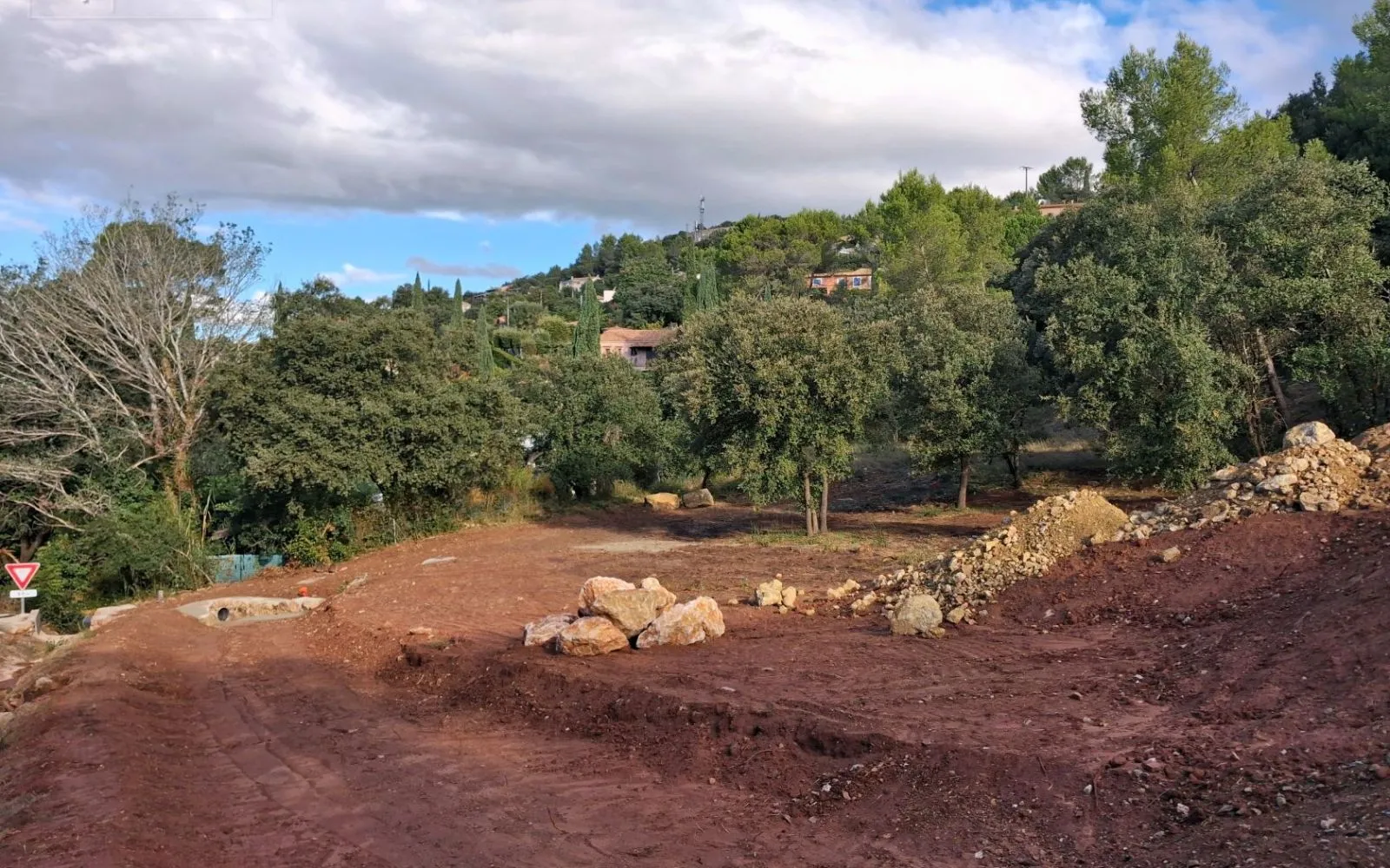 Terrain à bâtir de 1000 m² à TARADEAU (83) à Taradeau — photo 2