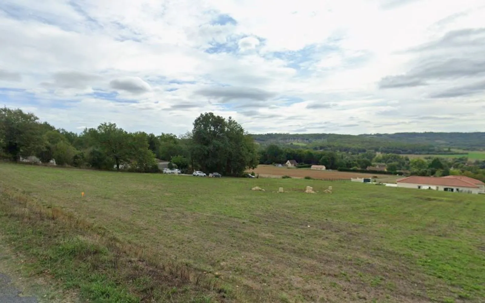 Terrain à bâtir de 1180 m² à THONAC (24) à Thonac — photo 1
