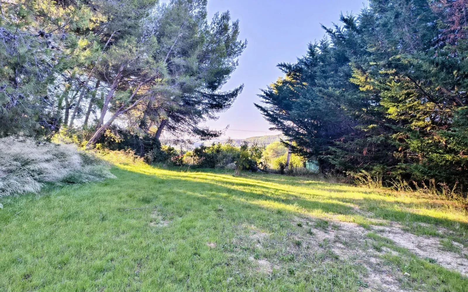 Terrain à bâtir de 855 m² à VELAUX (13) à Velaux — photo 3