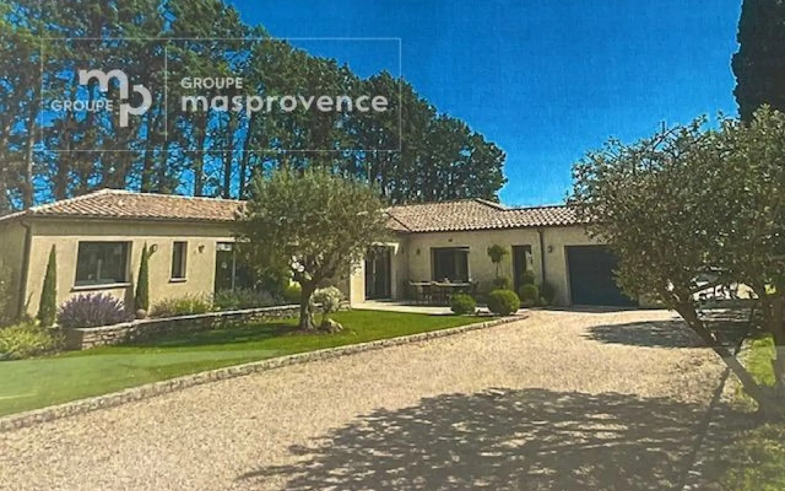 Terrain à bâtir de 500 m² à SENAS (13) à Sénas — photo 1