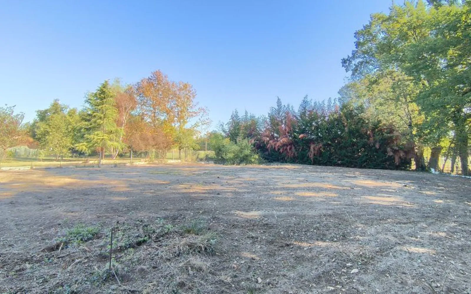 Terrain à bâtir de 1295 m² à ORLEAT (63) à Orléat — photo 1