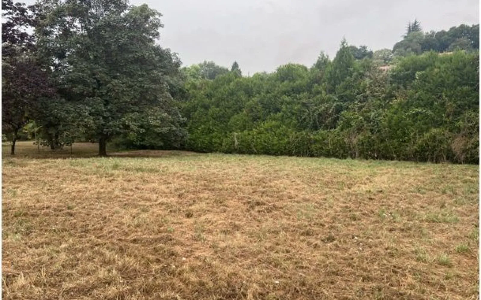 Terrain à bâtir de 769 m2 au prix de 45500 € à RUELLE-SUR-TOUVRE (16) à Ruelle-sur-Touvre — photo 1