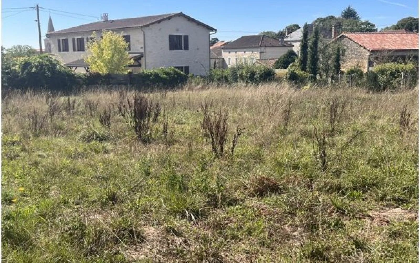 Terrain à bâtir de 770 m2 au prix de 10780 € à SAINT-CLAUD (16) à Saint-Claud — photo 1