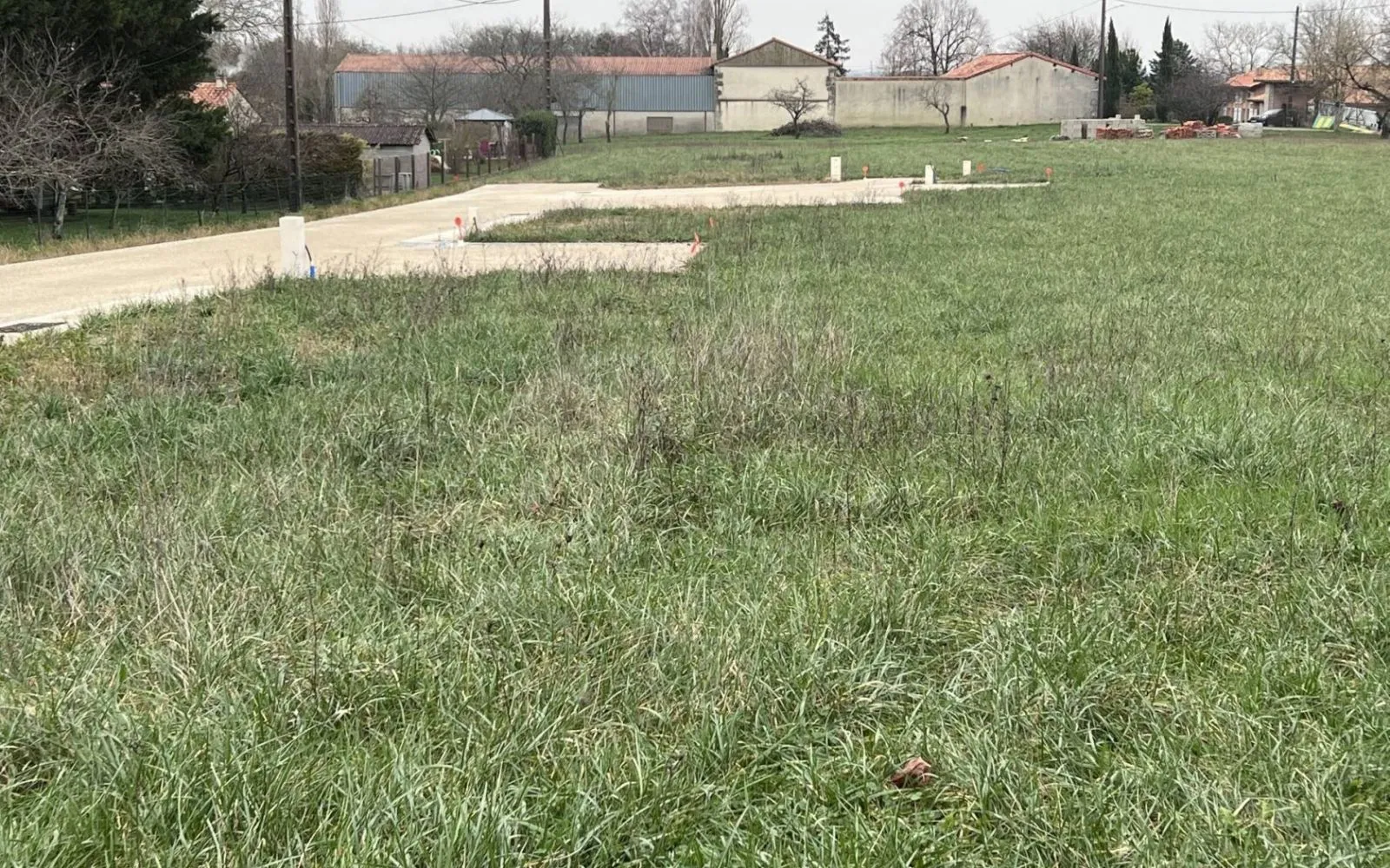 Terrain à bâtir de 821 m2 au prix de 30093 € à MANSLE (16) à Mansle — photo 1