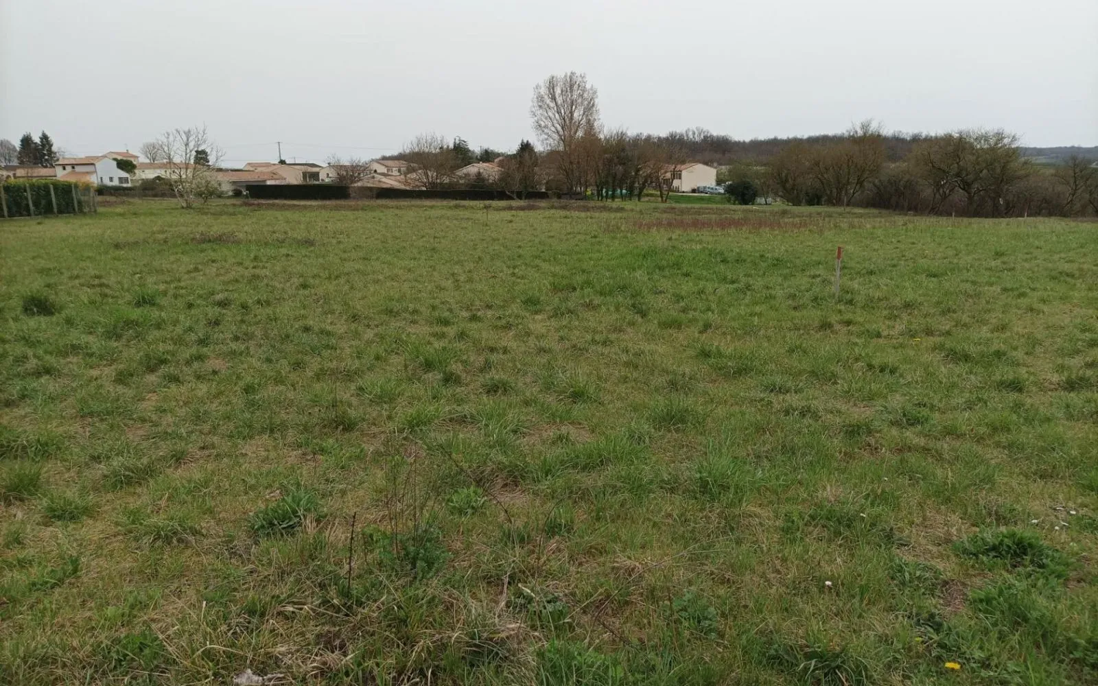 Terrain à bâtir de 800 m2 au prix de 43500 € à SIREUIL (16) à Sireuil — photo 1