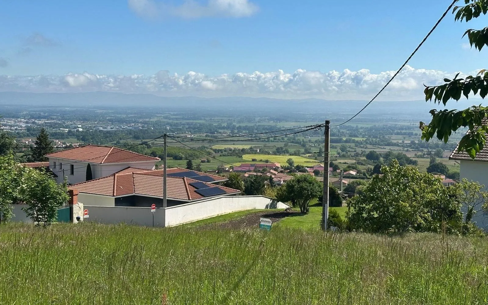 Terrain à bâtir de 900 m² à LEZIGNEUX (42) à Lézigneux — photo 1
