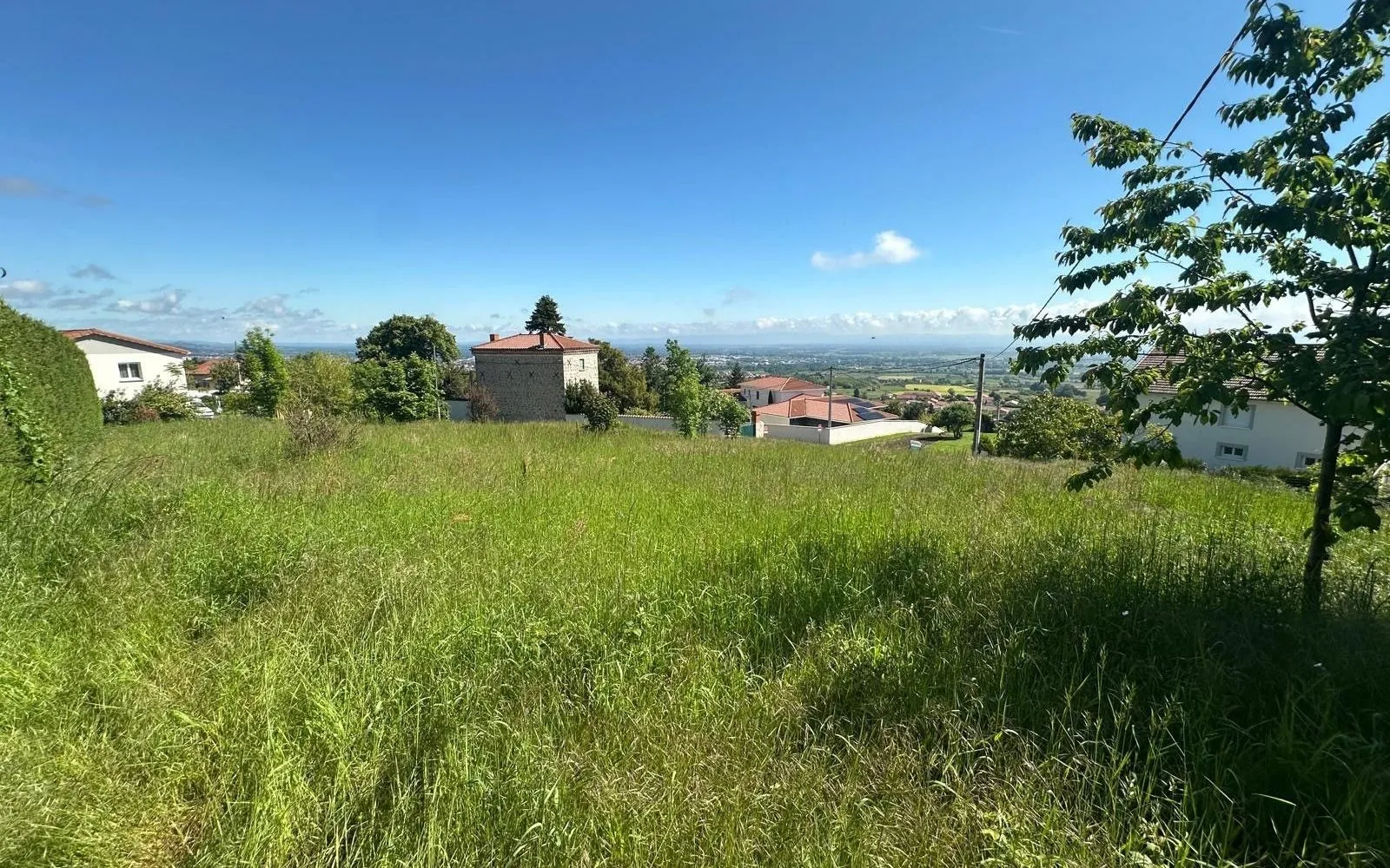 Terrain à bâtir de 900 m² à LEZIGNEUX (42) à Lézigneux — photo 2