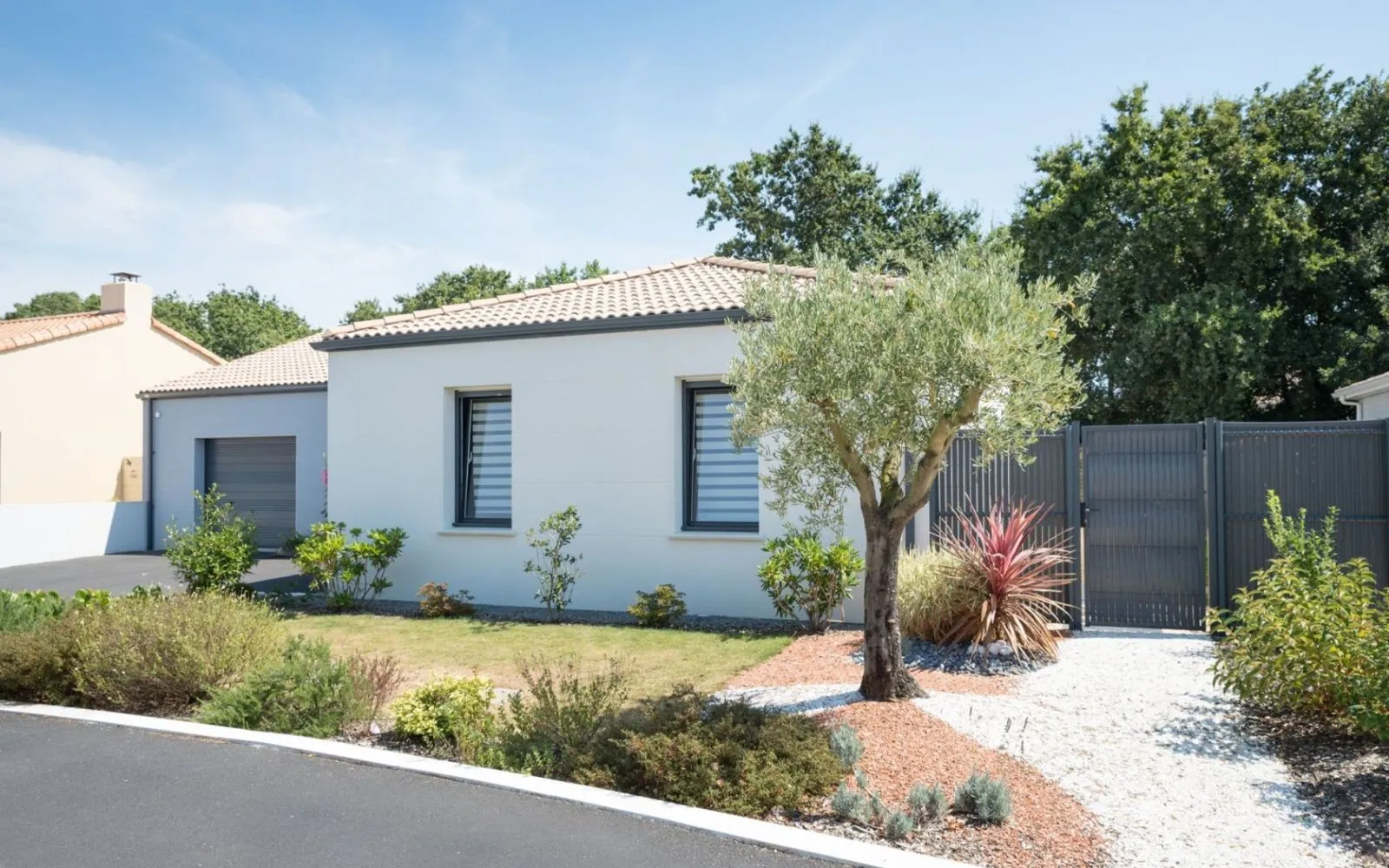 Projet de construction d'une maison 100 m² avec terrain à LES SORINIERES (44) à Sorinières — photo 2