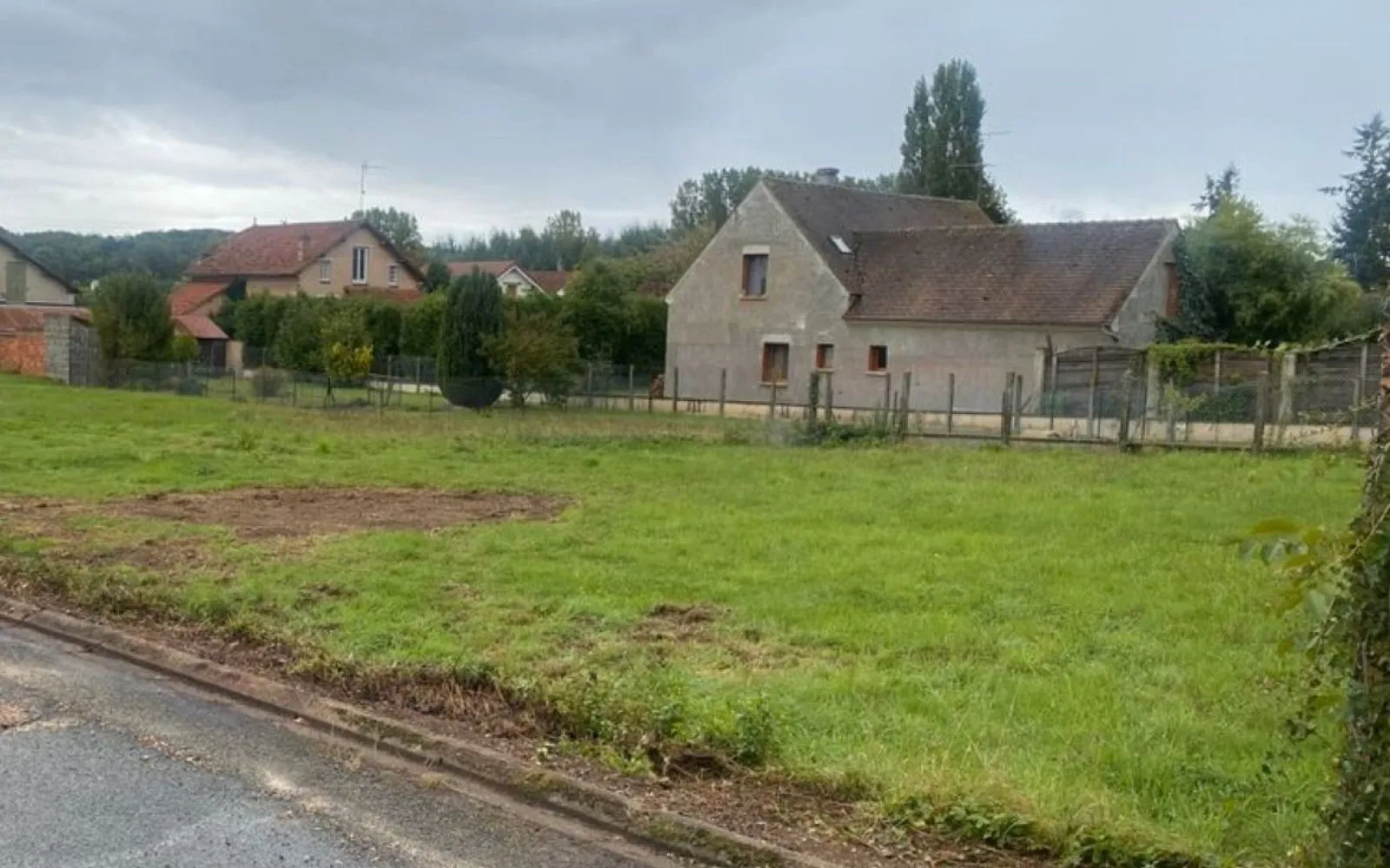Terrain à bâtir de 330 m² à JOUY (28) à Jouy — photo 2