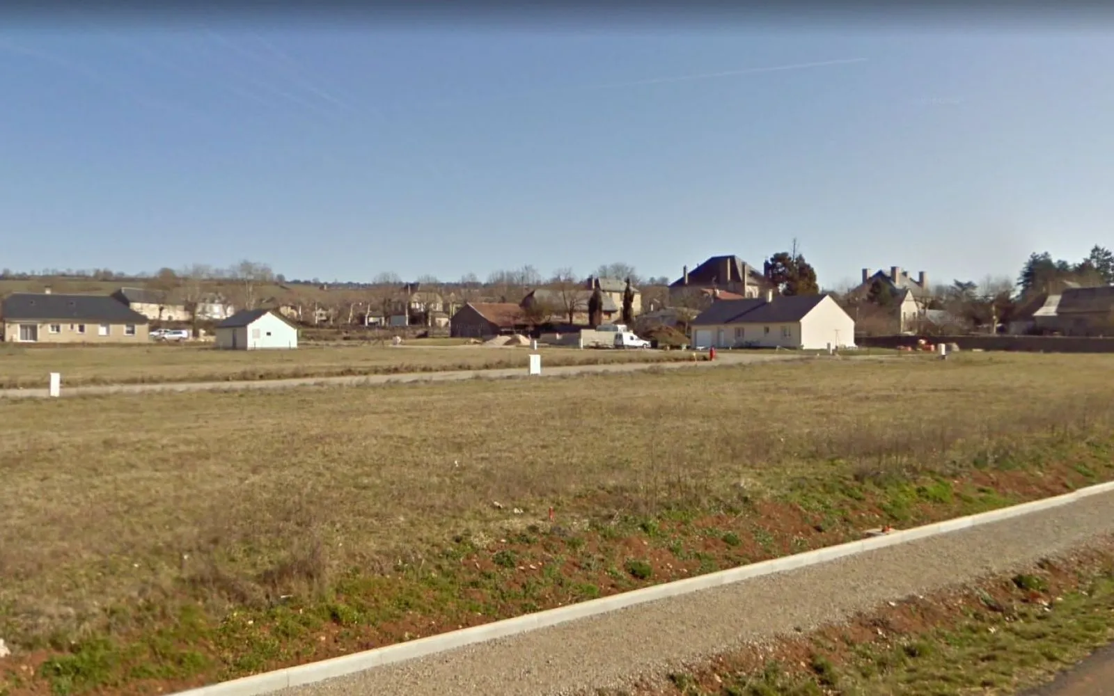 Terrain à bâtir de 849 m² à SAINT-SATURNIN-DE-LENNE à Saint-Saturnin-de-Lenne — photo 1
