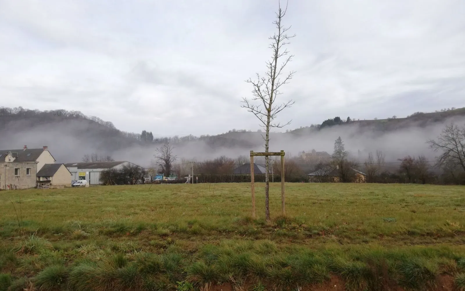 Terrain à bâtir de 720 m² à SEBRAZAC à Sébrazac — photo 1