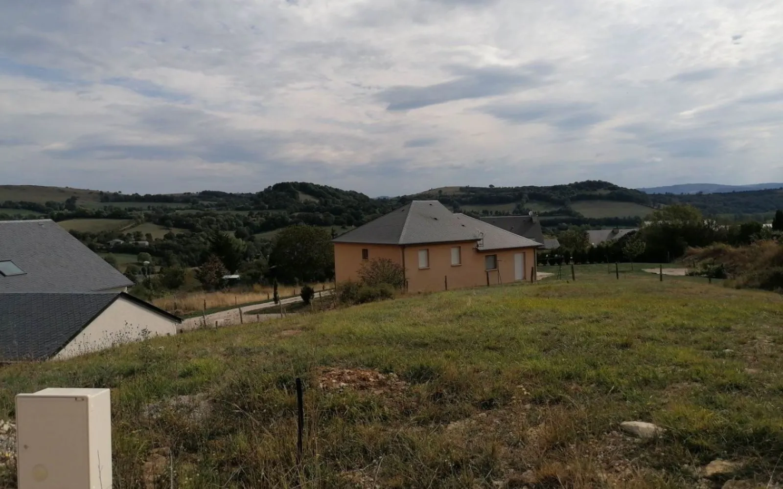 Terrain à bâtir de 1136 m² à CRUEJOULS à Cruéjouls — photo 2