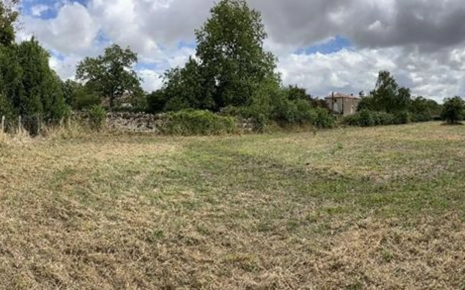 Terrain de 1398 m² à CELLES-SUR-BELLE à Celles-sur-Belle — photo 1