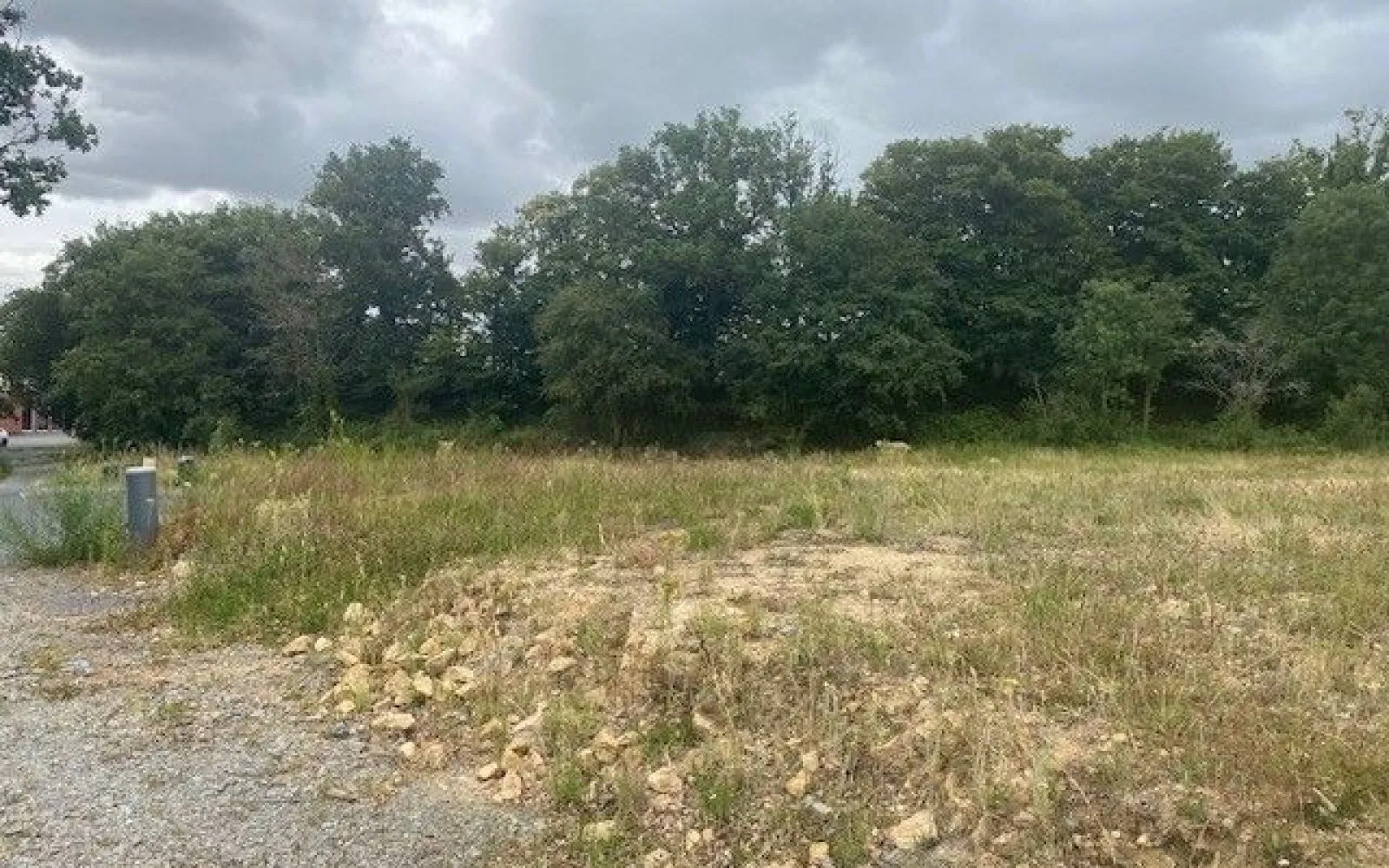 LE PARFAIT COMPROMIS ENTRE NATURE SAUVAGE ET VIE DE VILLAGE EN EXCLUSIVITE à Mervent — photo 3