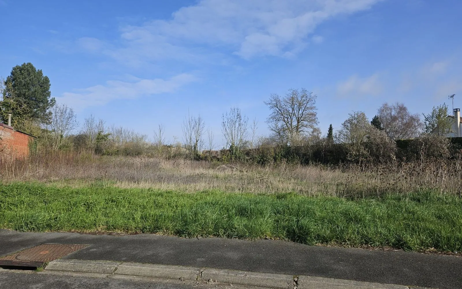 Terrain à bâtir de 847 m² à THEZY-GLIMONT (80) à Thézy-Glimont — photo 1