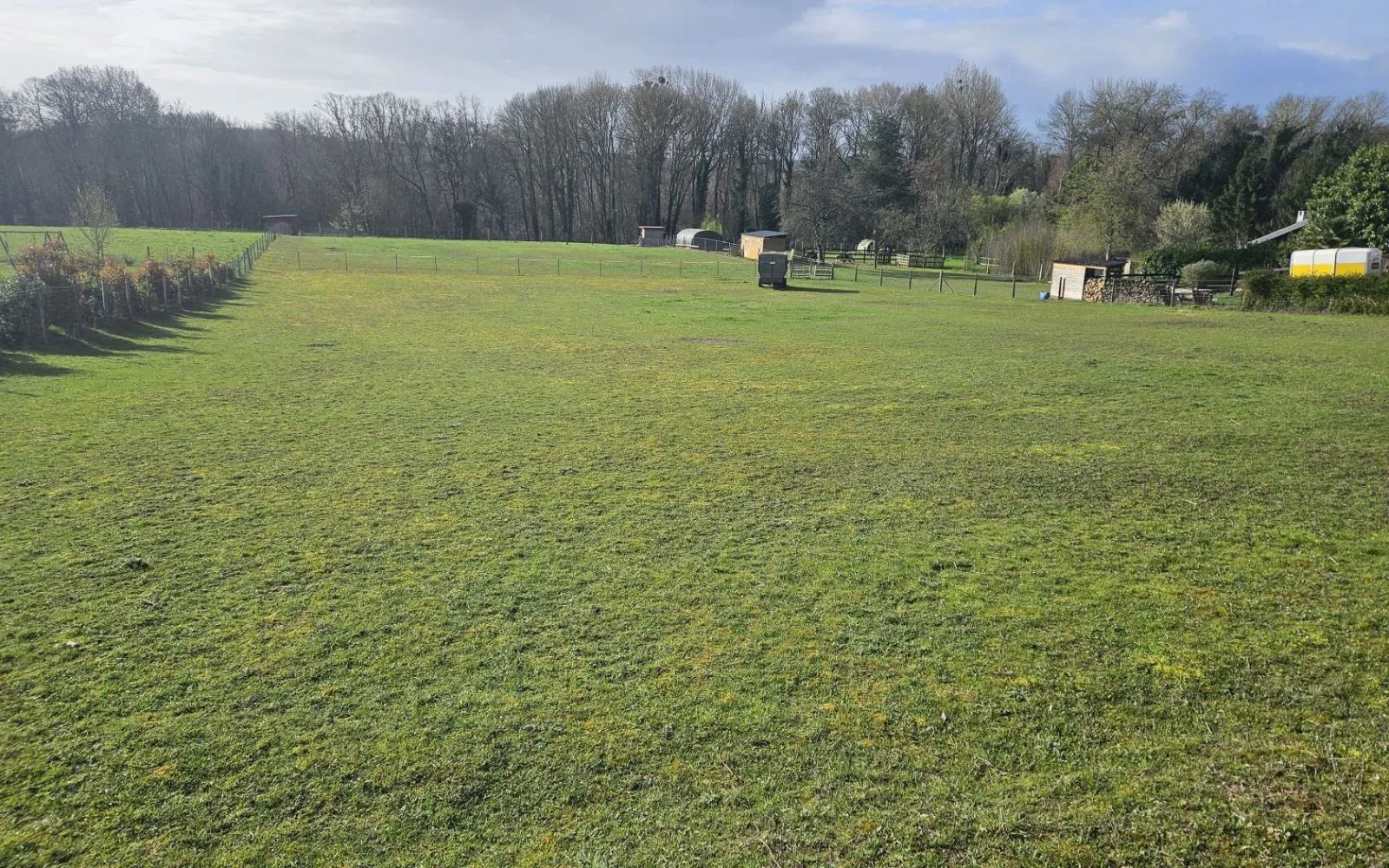 Terrain à bâtir de 2200 m² à THEZY-GLIMONT (80) à Thézy-Glimont — photo 1