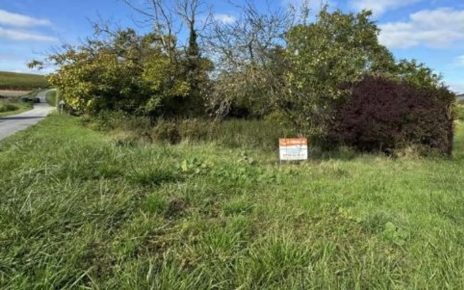 Terrain à bâtir de 1050 m² à CHAUMUZY (51) à Chaumuzy — photo 1