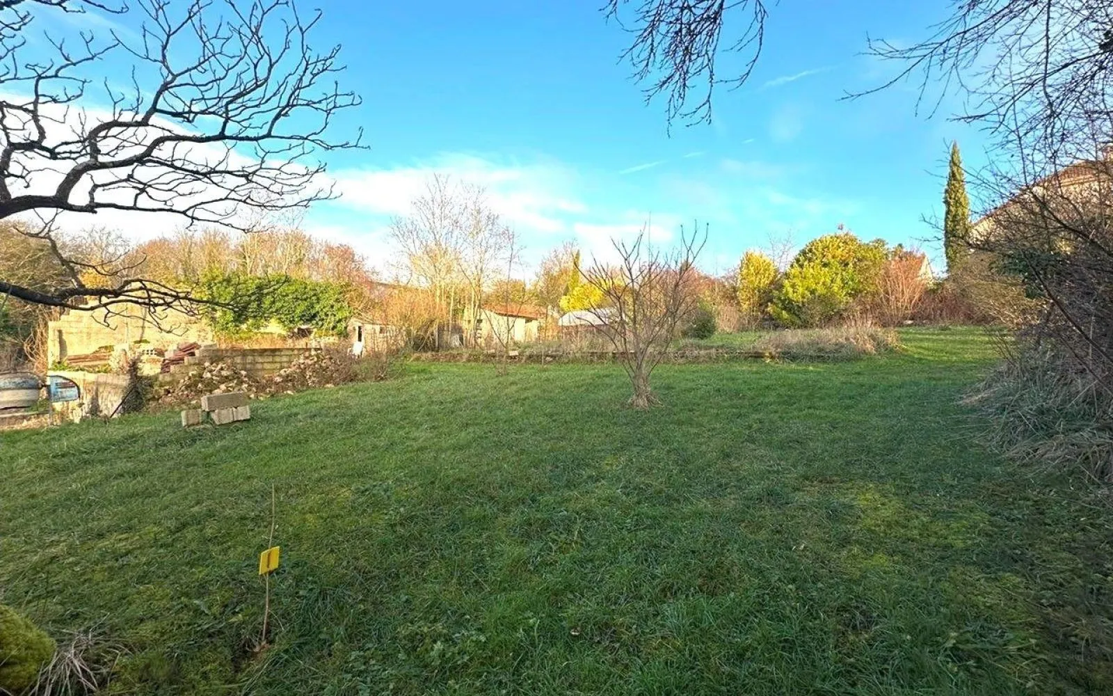 Terrain à bâtir de 909 m² à TOURS-SUR-MARNE (51) à Tours-sur-Marne — photo 1
