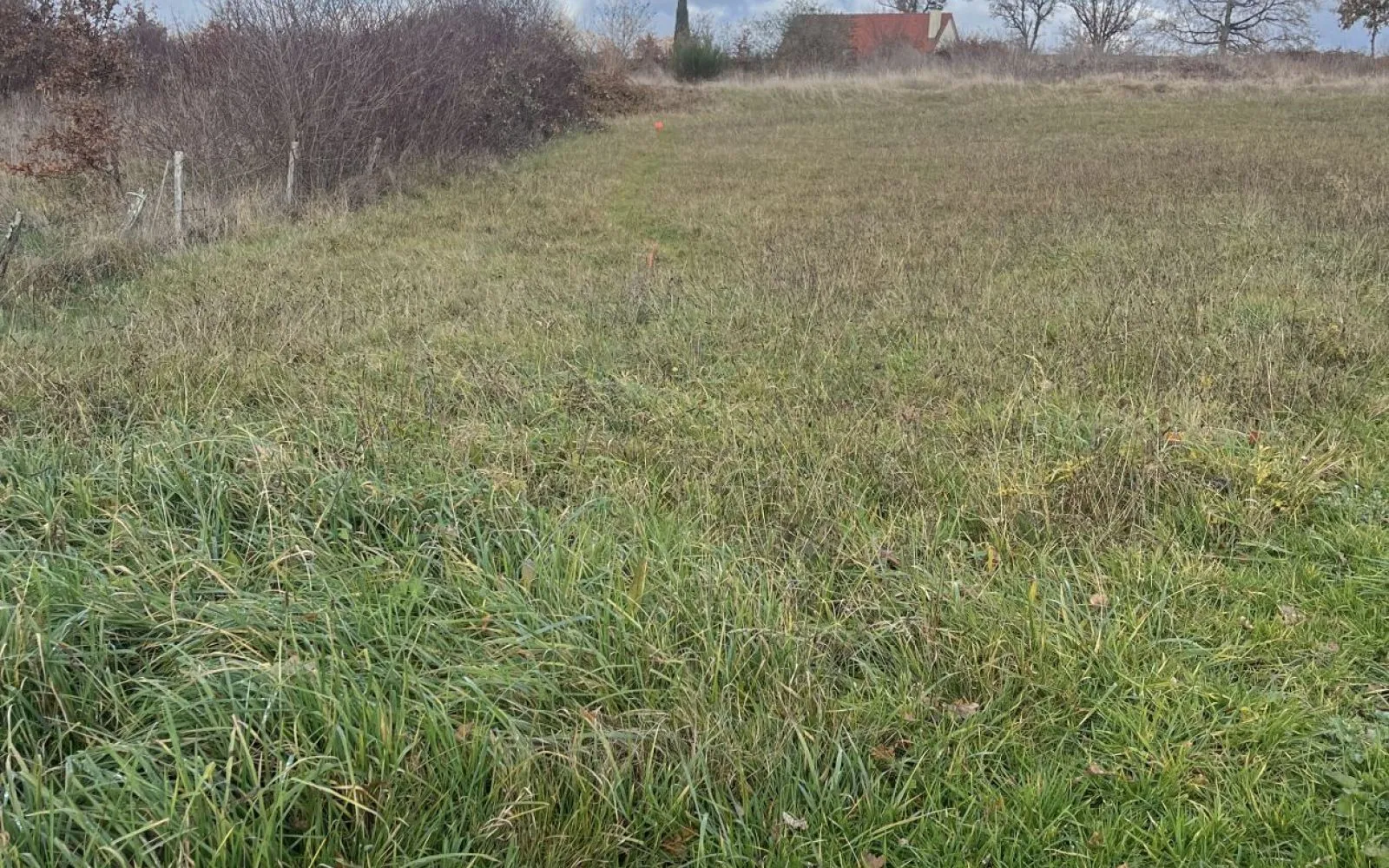 Terrain à bâtir de 853 m² à ARPAJON-SUR-CERE (15) à Arpajon-sur-Cère — photo 1