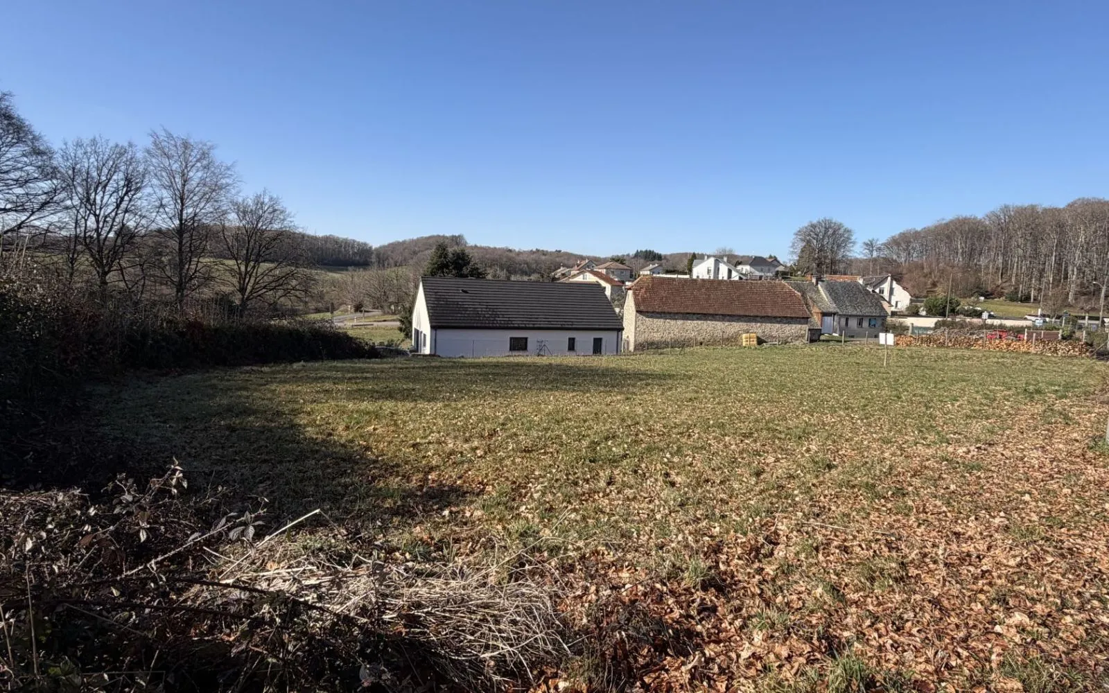 Terrain à bâtir de 773 m² à LAFEUILLADE-EN-VEZIE (15) à Lafeuillade-en-Vézie — photo 1
