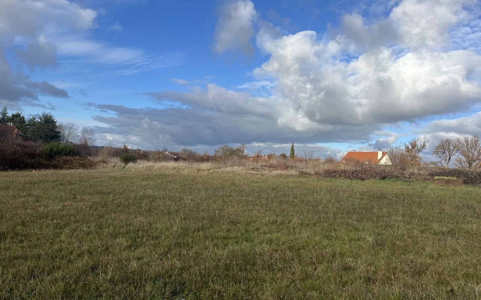 Terrain à bâtir de 808 m² à ARPAJON-SUR-CERE (15) à Arpajon-sur-Cère — photo 1