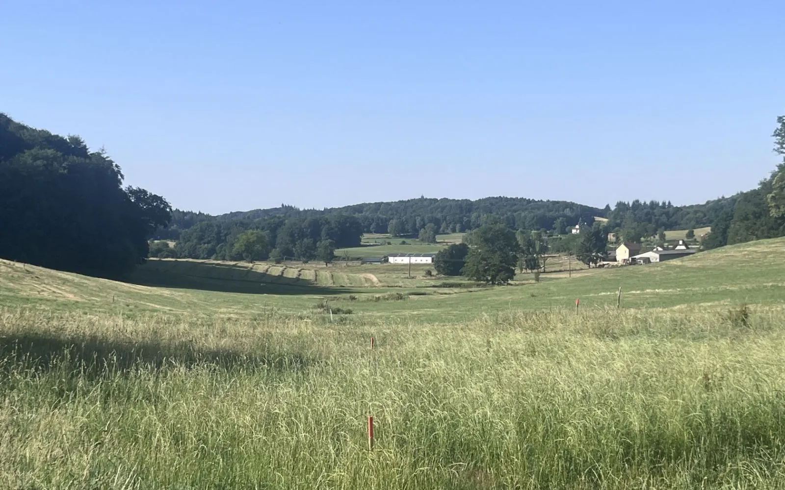 Terrain à bâtir de 1044 m² à LAFEUILLADE-EN-VEZIE (15) à Lafeuillade-en-Vézie — photo 1
