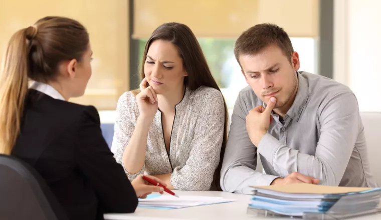 Repérer un constructeur malhonnête : ces signes ne trompent pas