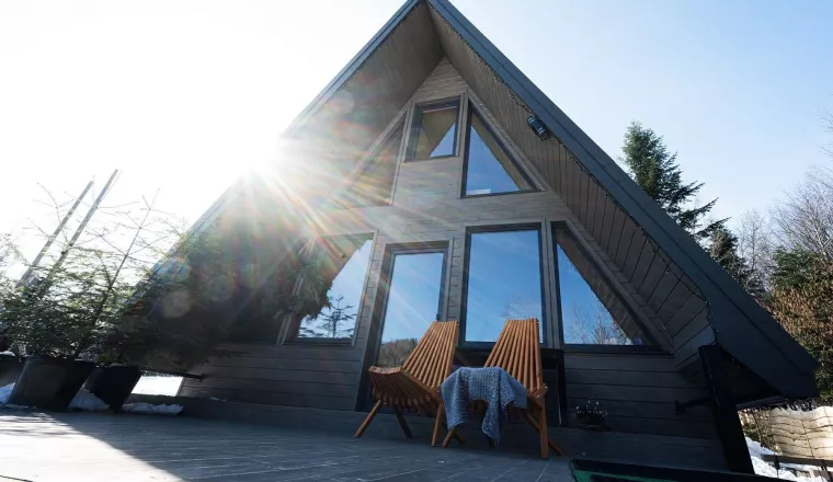 Maison en A : prix, écologie, mode de vie. Faut-il se lancer ?