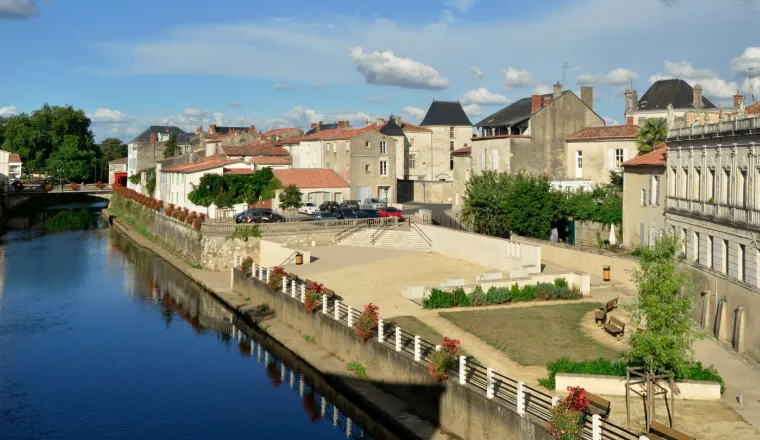 Et si vous faisiez construire votre future maison à Fontenay-le-Comte (85) ?