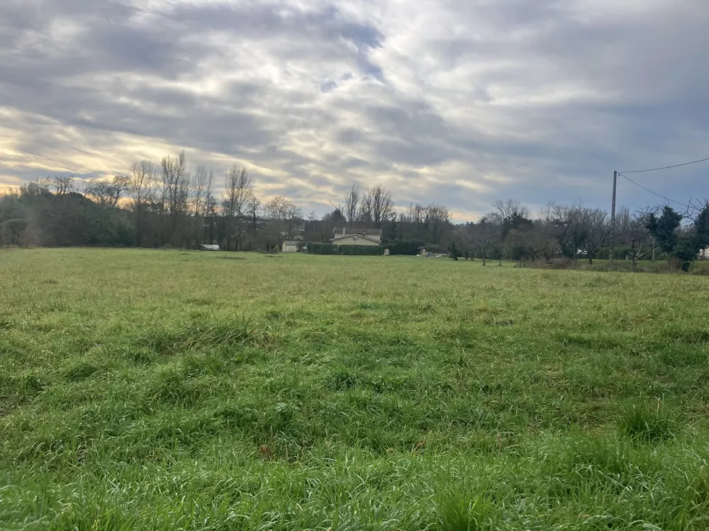 Image du terrain Terrain à bâtir de 3800 m² à MIRAMONT-DE-GUYENNE (47)