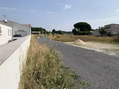 Image du modèle de maison vaux sur mer violettes