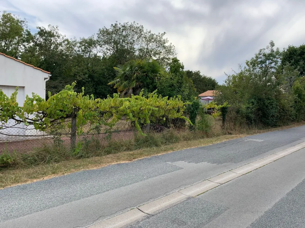 Image du terrain Terrain à bâtir de 400 m2 au prix de 80000 € à LE CHATEAU-D'OLERON (17)
