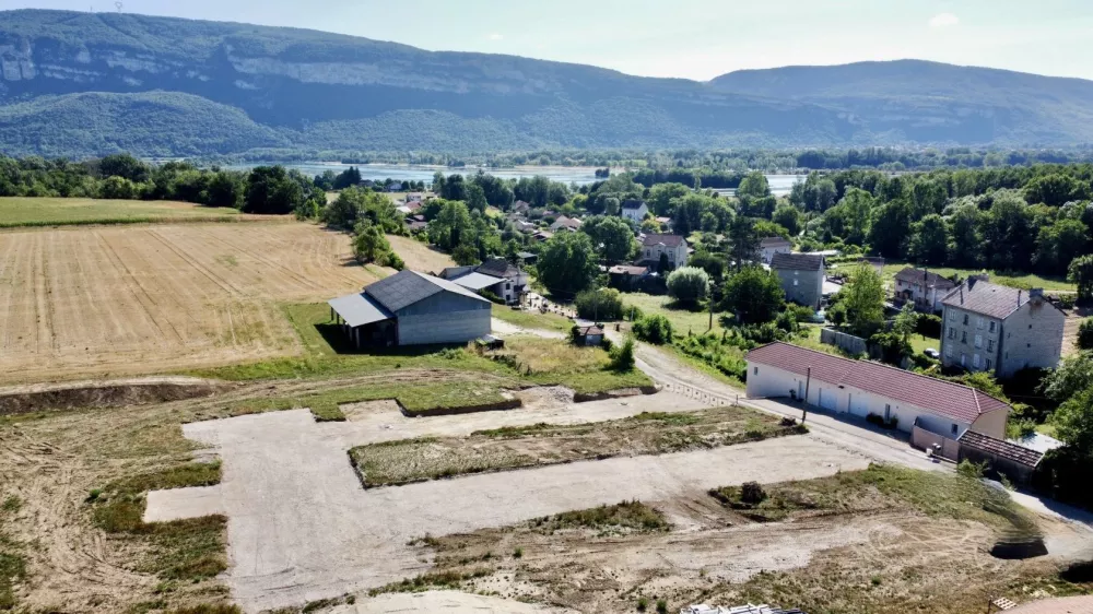 Image du terrain Terrain à bâtir de 450 m² à MONTALIEU-VERCIEU (38)