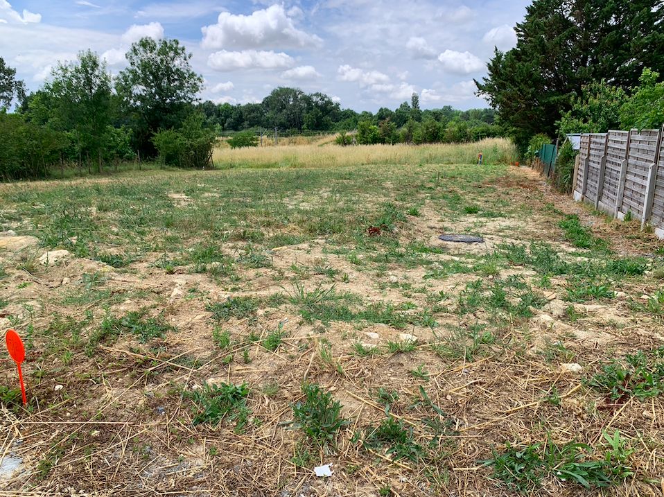 Image du terrain Terrain à bâtir de 1022 m² à MONTLIEU-LA-GARDE (17)