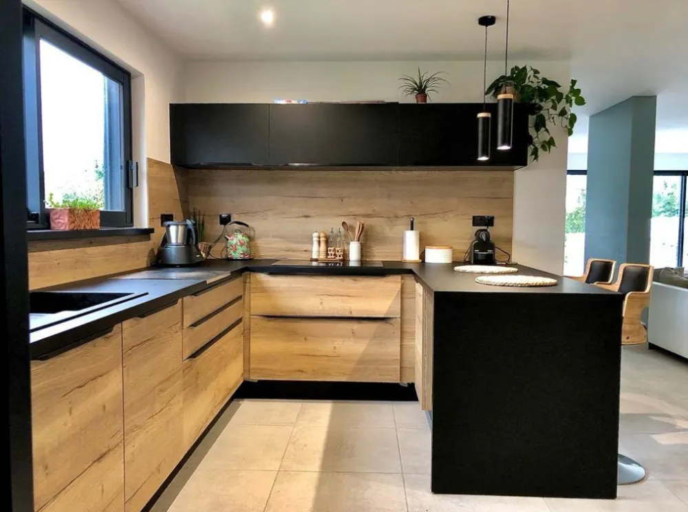 Image du modèle de maison cuisine_u_noire_bois_golbey