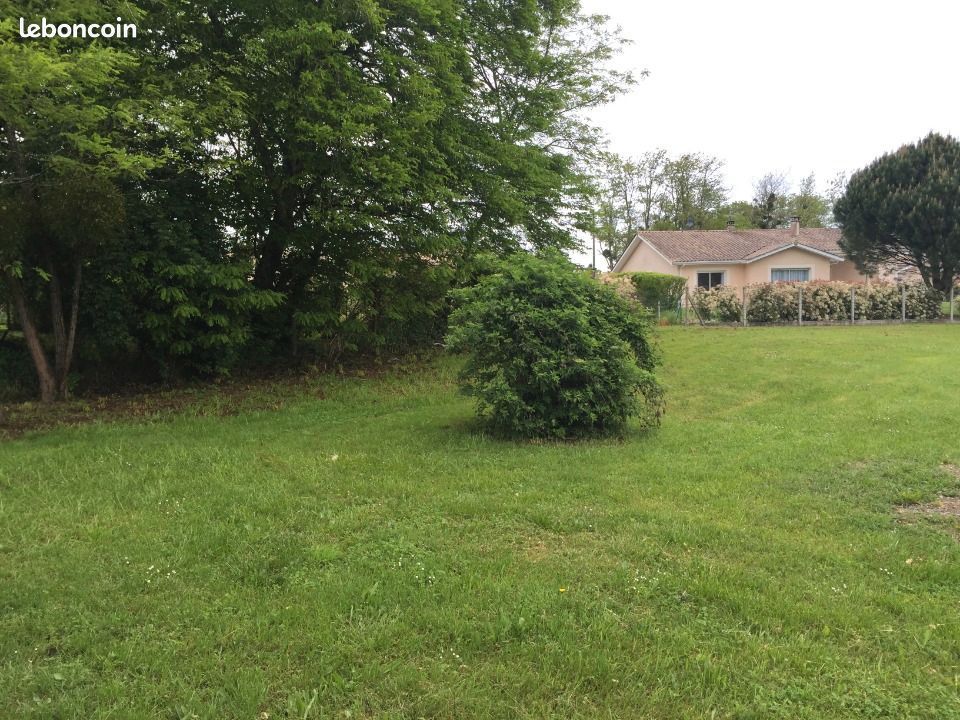Image du terrain Terrain à bâtir de 700 m² à CARDAN (33)
