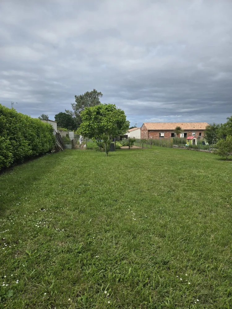 Image du terrain Terrain à bâtir de 600 m² à VERDELAIS (33)