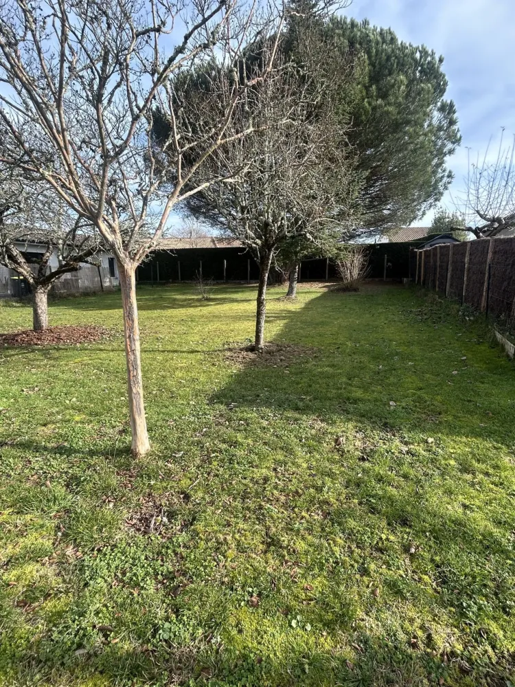 Image du terrain Terrain à bâtir de 480 m² à FARGUES-SAINT-HILAIRE (33)