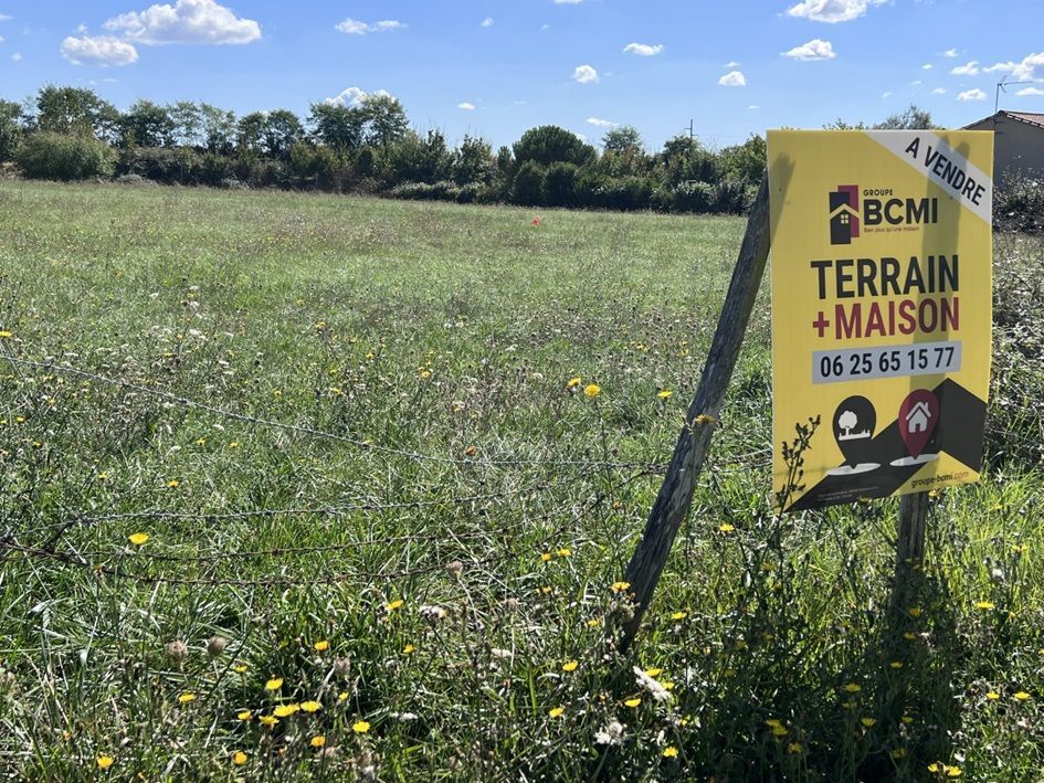 Image du terrain Terrain à bâtir de 573 m2 au prix de 20000 € à RIVIERES (16)