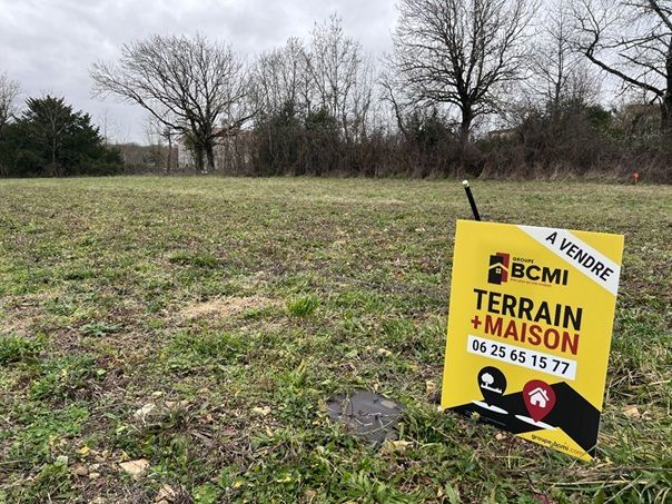Image du terrain Terrain à bâtir de 626 m2 au prix de 13800 € à AIGRE (16)